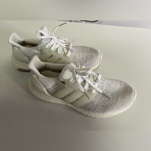 ADIDAS WHITE ULTRABOOST SNEAKERS Women’s sz 7